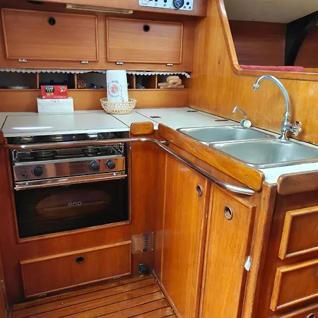 Bådhotel Dormire In Barca A Vela