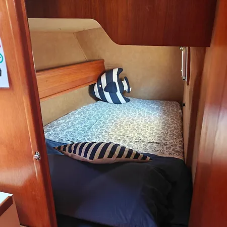 Dormire In Barca A Vela ماراتييا