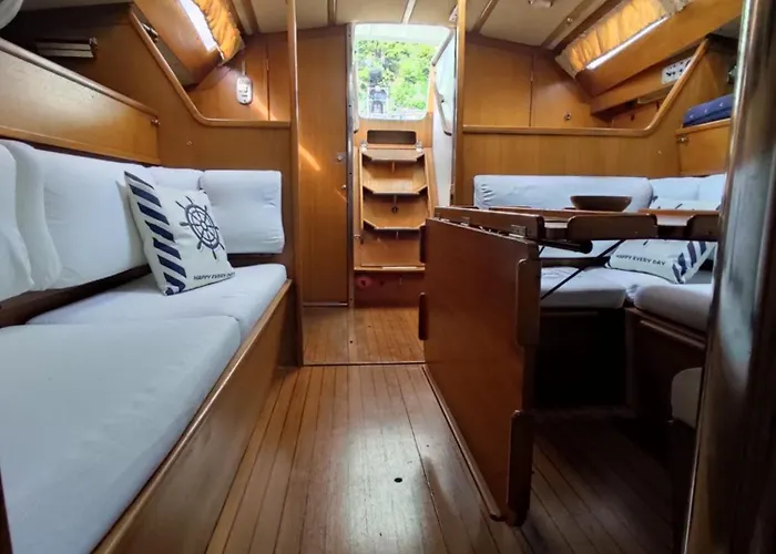 Dormire In Barca A Vela Maratea