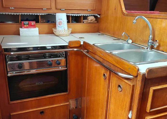 Bådhotel Dormire In Barca A Vela